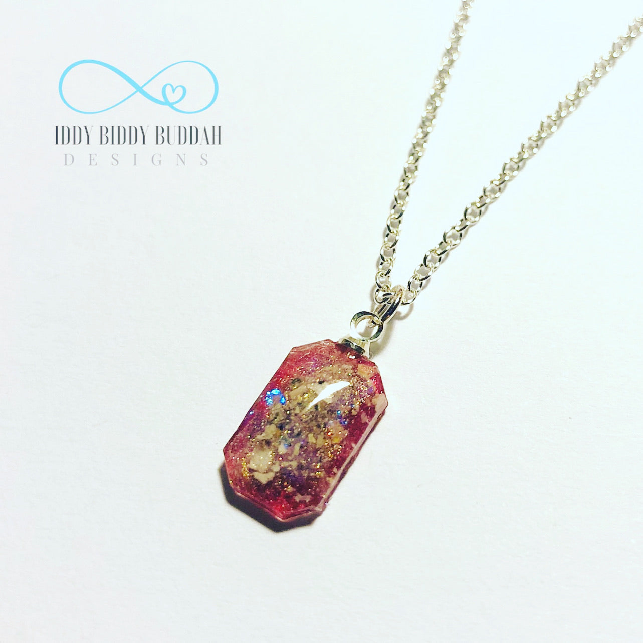 Novello Pendant