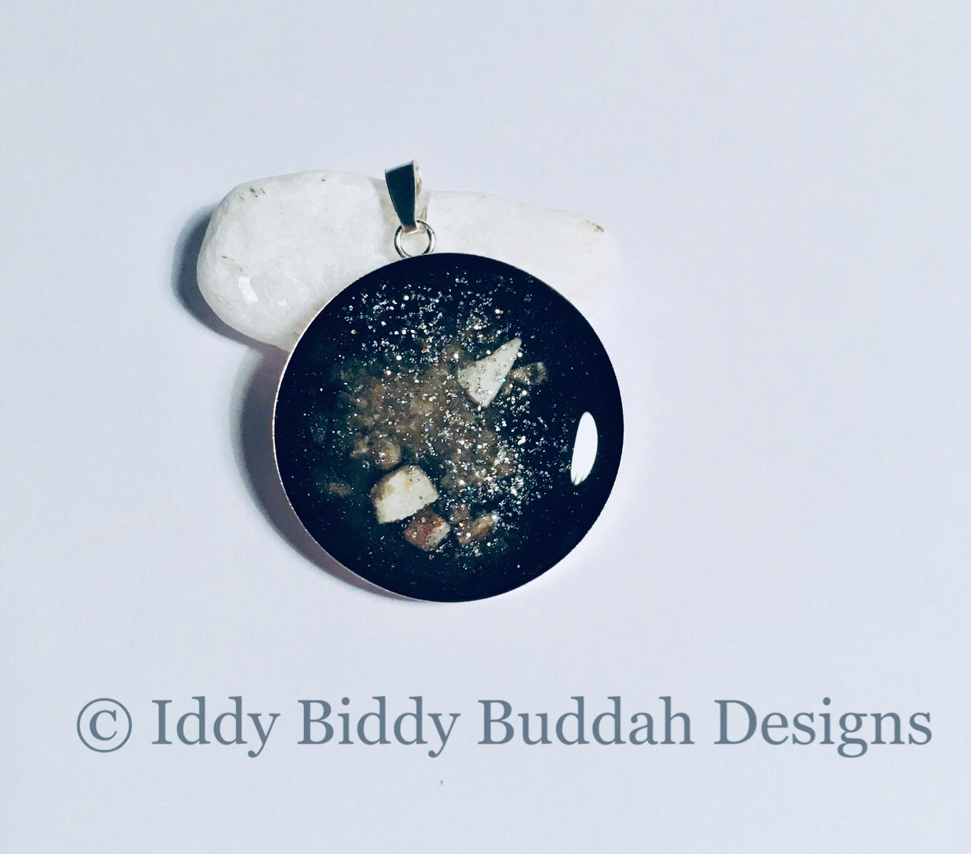 Elright Memorial Pendant